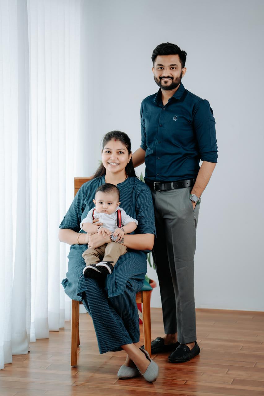 Sachin Nayi with wife Neha Tripathi and son Arjun
